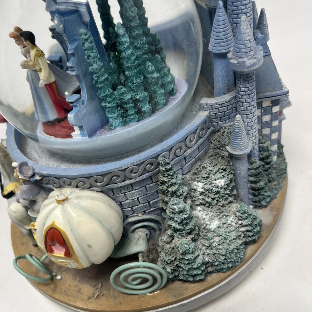 Disney Store Cinderella Double Snow Globe Musical Wedding Castle Retired
